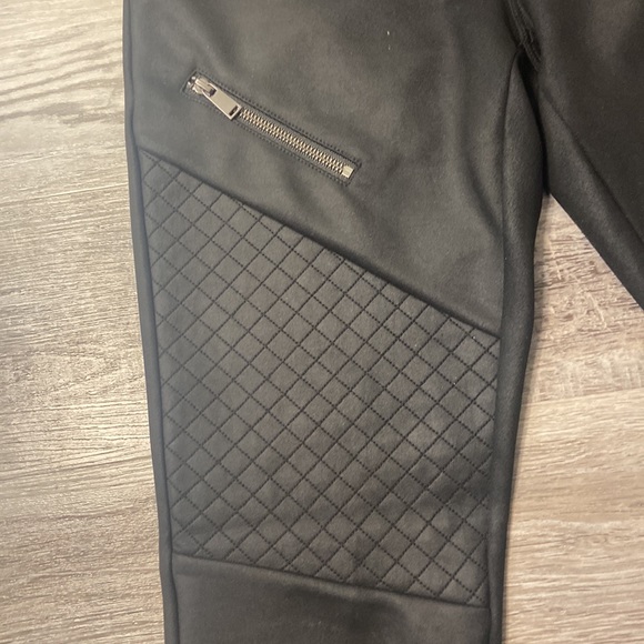 Express Motto Faux Leather - Picture 2 of 11